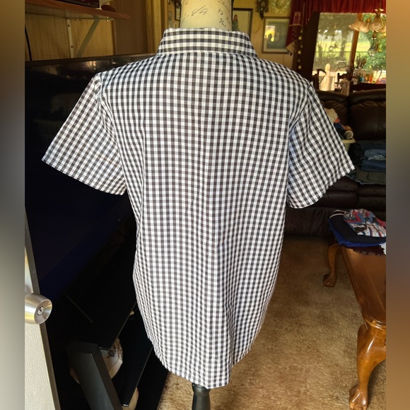 🐞Woman’s vintage checkered print with ladybug 🐞 patches button down blouse.🐞 - Picture 8 of 16